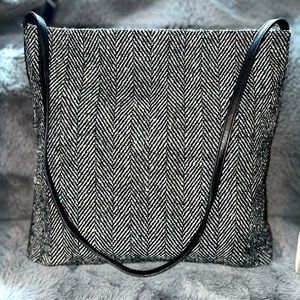 NWOT Saks Fifth Ave tweed and leather shoulder bag.